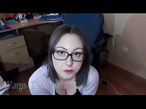 ❤️ Сэксуальная дзяўчына ў акулярах глыбока адсмоктвае фалаімітатар на камеру ️❌ Супер сэкс у нас ❌❤