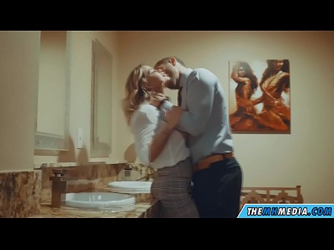 ❤️ Калі грудастая бландынка спакушае цябе ў грамадскім туалете ️❌ Супер сэкс у нас ❌❤